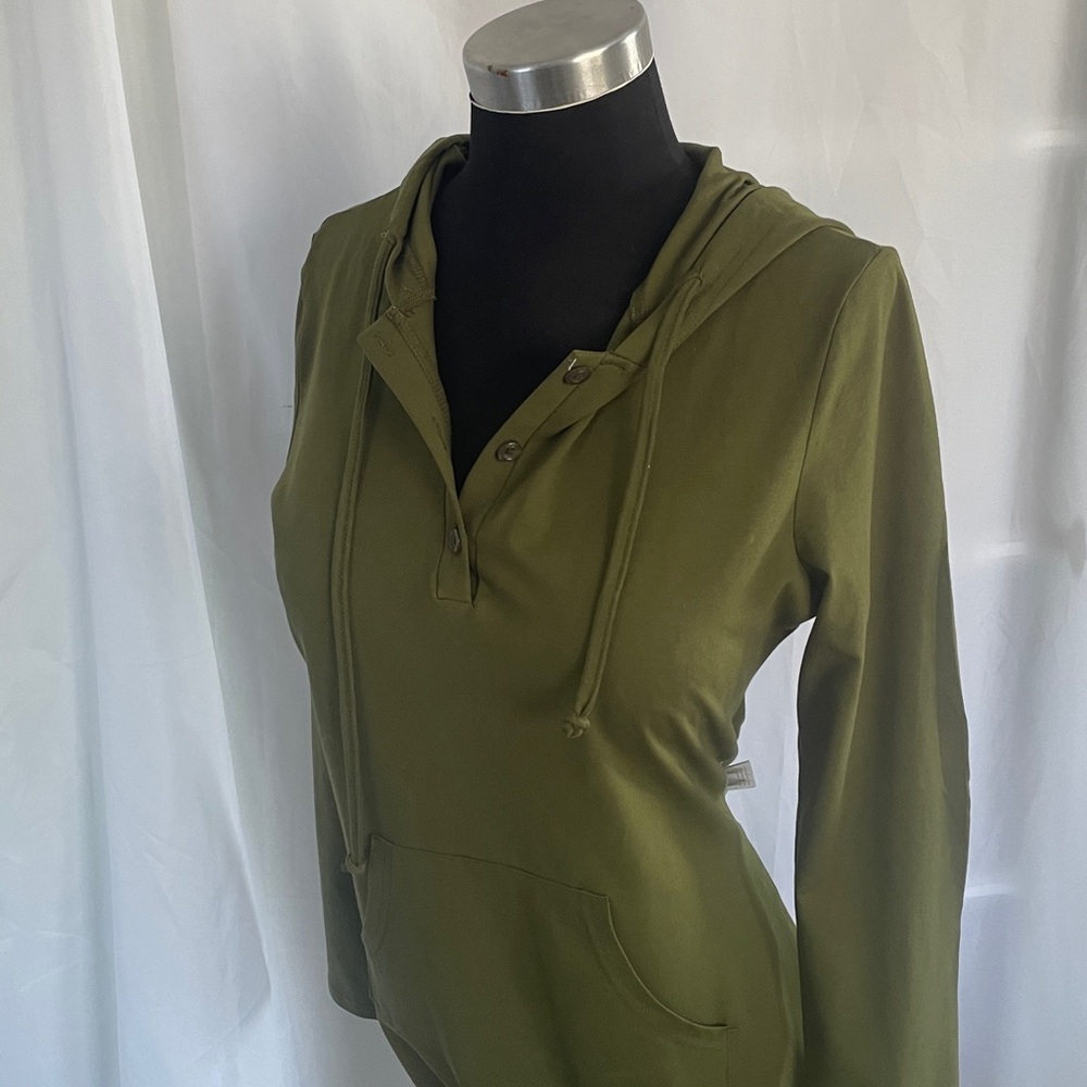 Olive Green Hooded Dress 95 Rayon & 5 Spandex Length 50, Pit to Pit 20, Arm 18 - Picture 4 of 8